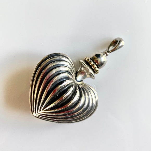 Lagos Caviar Sterling Silver Fluted Puffy Heart Perfume Pendant - Picture 1 of 3